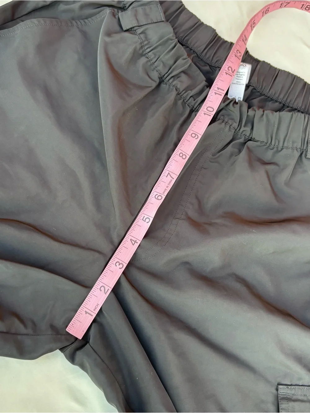 Alo Women’s Cargo Track Pants Size Medium Black